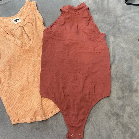 Free People 3 shirt and bodysuit bundle 4492 - Picture 5 of 8